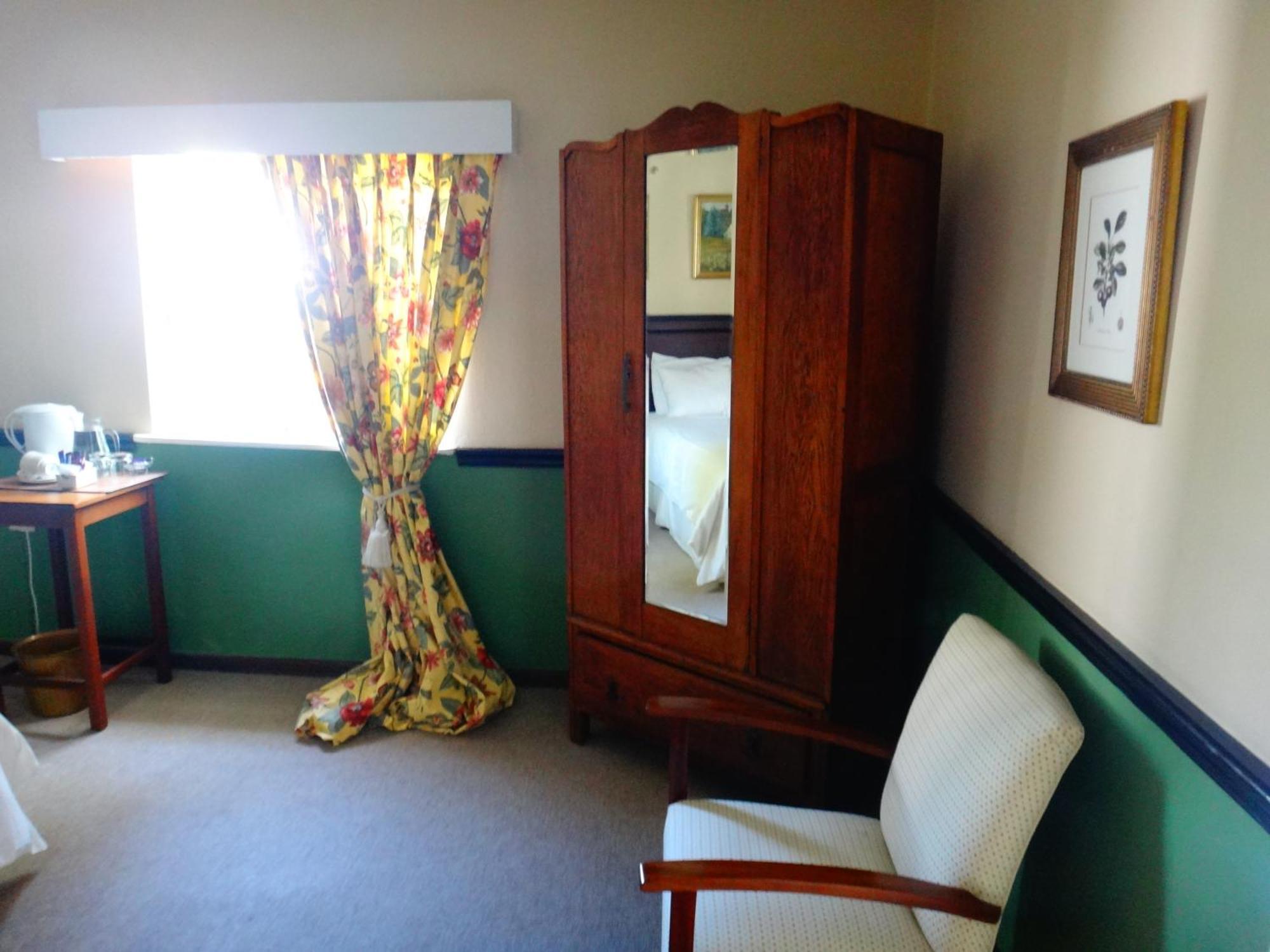 The Historic Pig And Whistle Inn Bathurst Phòng bức ảnh